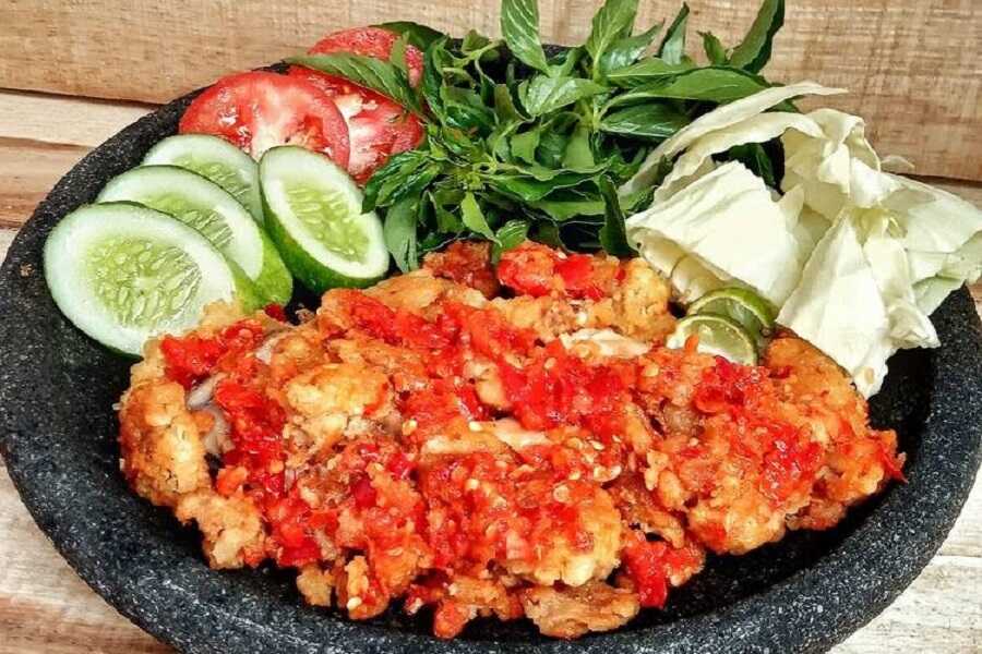 Pedasnya Bikin Nagih!! Resep Ayam Geprek Khas Yogyakarta